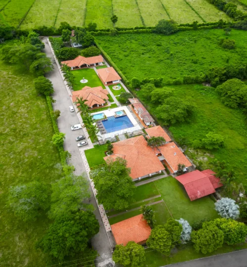 En Venta Hotel Campestre en Villavicencio, Meta (Vía Puerto López)