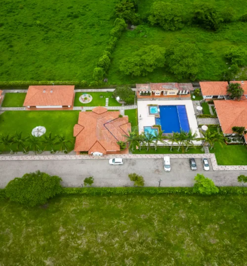 En Venta Hotel Campestre en Villavicencio, Meta (Vía Puerto López)