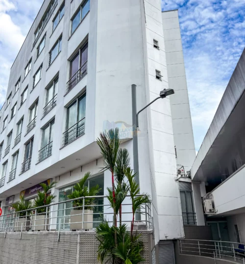 Local Comercial en venta torre de especialistas clínica meta