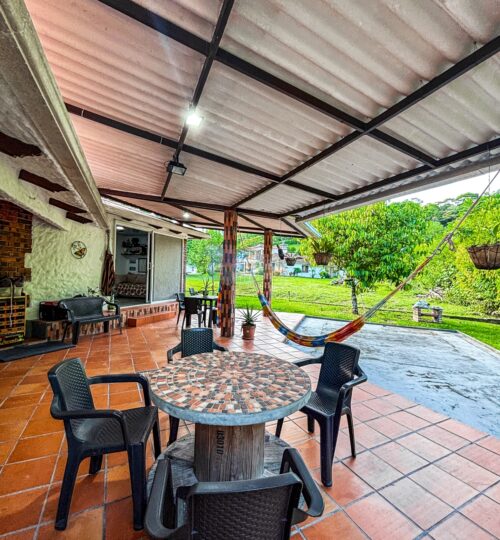 ¡Hermosa Casa En venta Via acacias con 380 mt construidos! Piedemonte en Villavicencio
