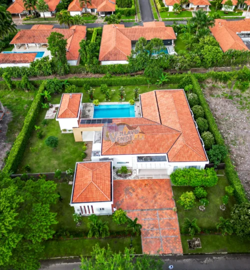 Casa campestre de lujo con piscina y frutales – Villavicencio