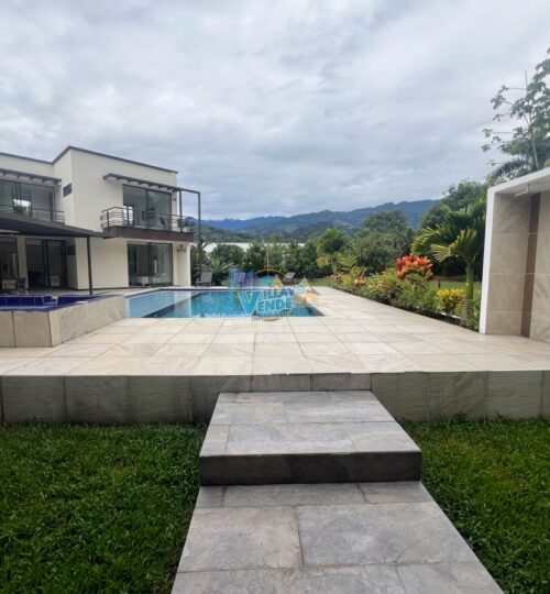 En Venta Casa campestre en Condominio Casa de Campo Llanos Orientales – Restrepo (Meta)
