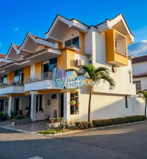 En Venta Casa Esquinera en condominio la fontana Villavicencio