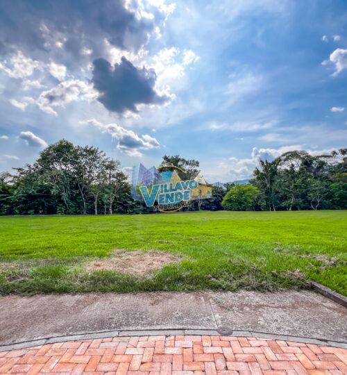 Lote Esquinero en Venta – Condominio Santa Teresita
