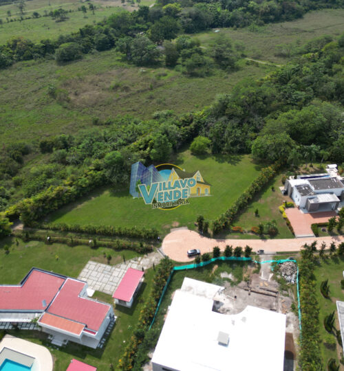 Lote Esquinero en Venta – Condominio Santa Teresita